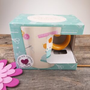 Mugg m Handarbetstema Måttband Sew Tasty tillbehör till stickning och virkning från Virknålar och Tillbehör